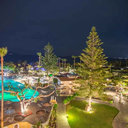 Atlantis 4*