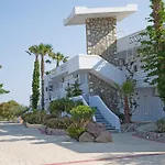 أتلانتيس 4* لامبي